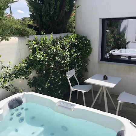 Domaine Rose Tremiere *